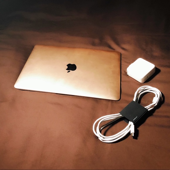 Gold MacBook Retina Display OS X 2016 El Capitan - Picture 4 of 6